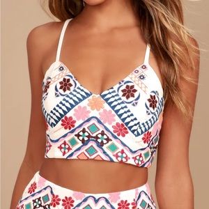 Embroidered, lace up Lulus crop top - matching set